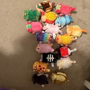 17  meemeows stuff animals in good condition. Able to negotiate.